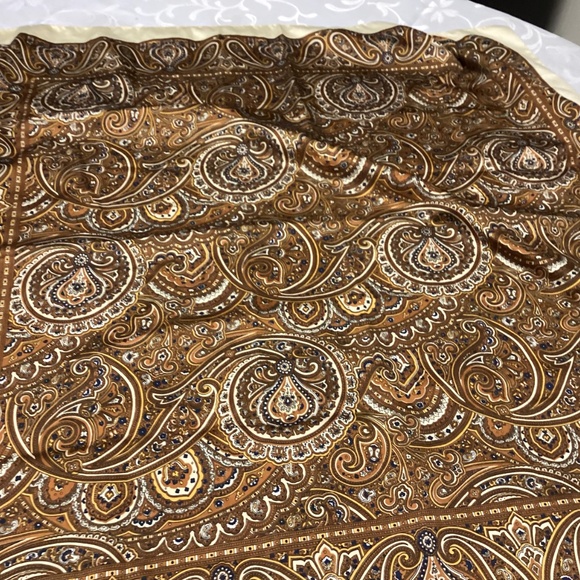 Paisley scarf, perfect for fall multicolor larger one - Picture 2 of 7